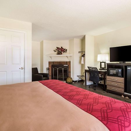 Econo Lodge Glade Springs I-81 Eksteriør bilde