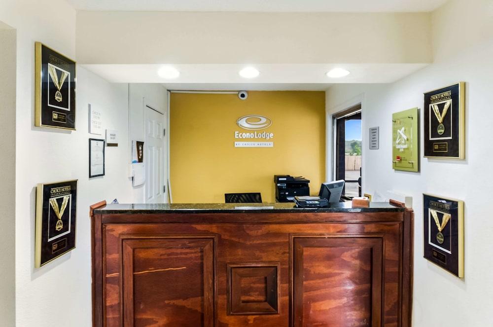Econo Lodge Glade Springs I-81 Eksteriør bilde