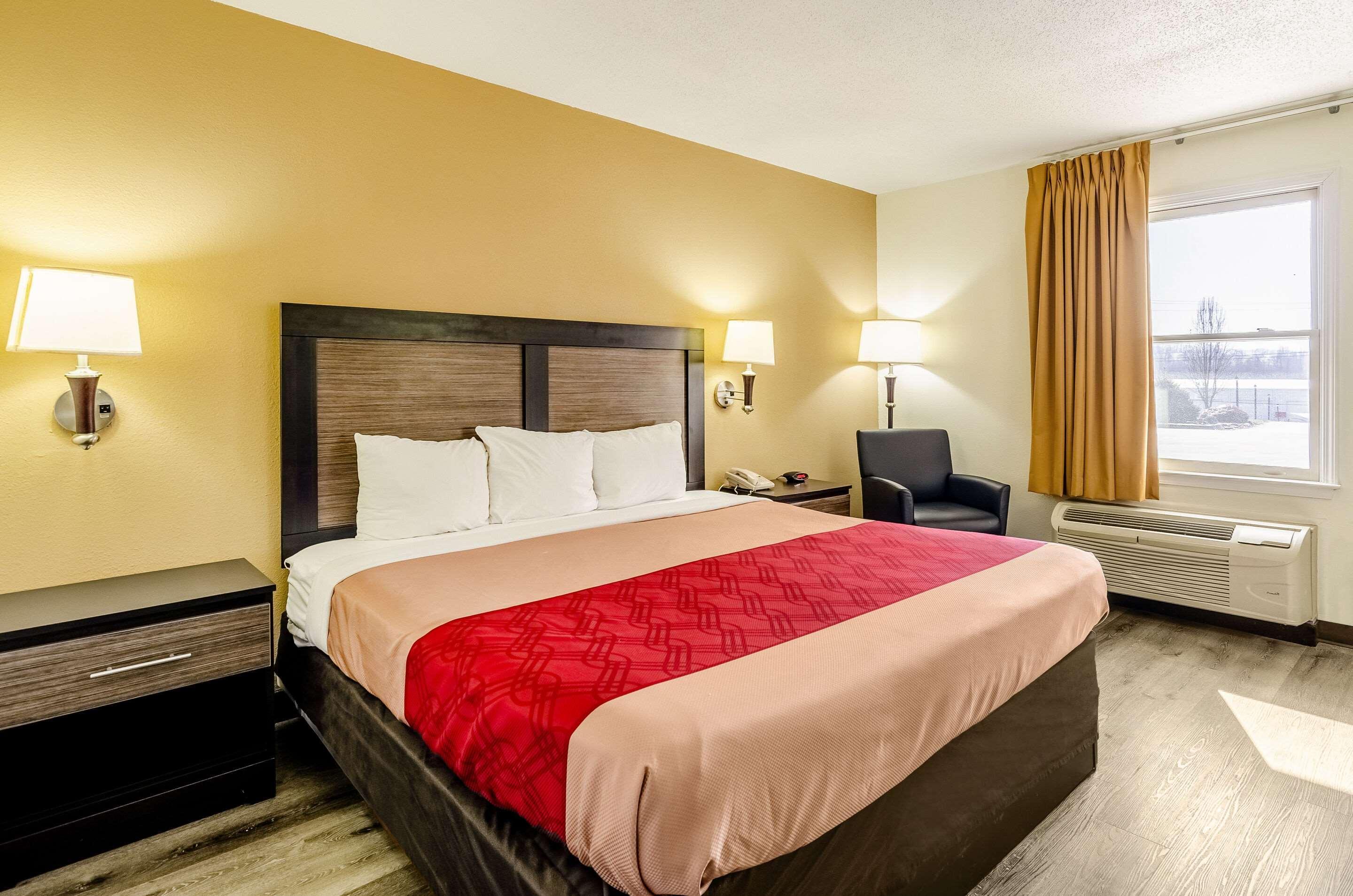 Econo Lodge Glade Springs I-81 Eksteriør bilde