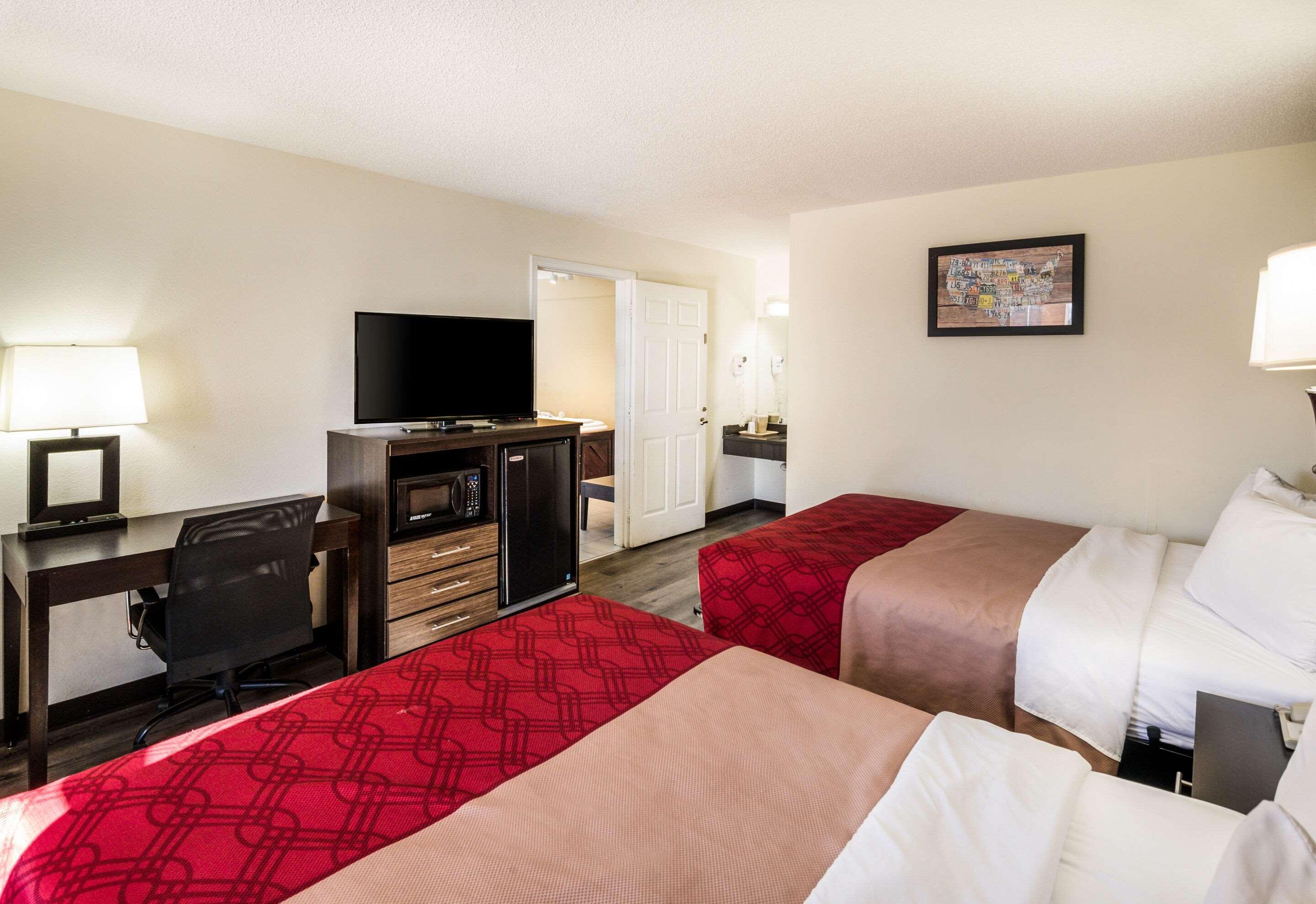 Econo Lodge Glade Springs I-81 Eksteriør bilde