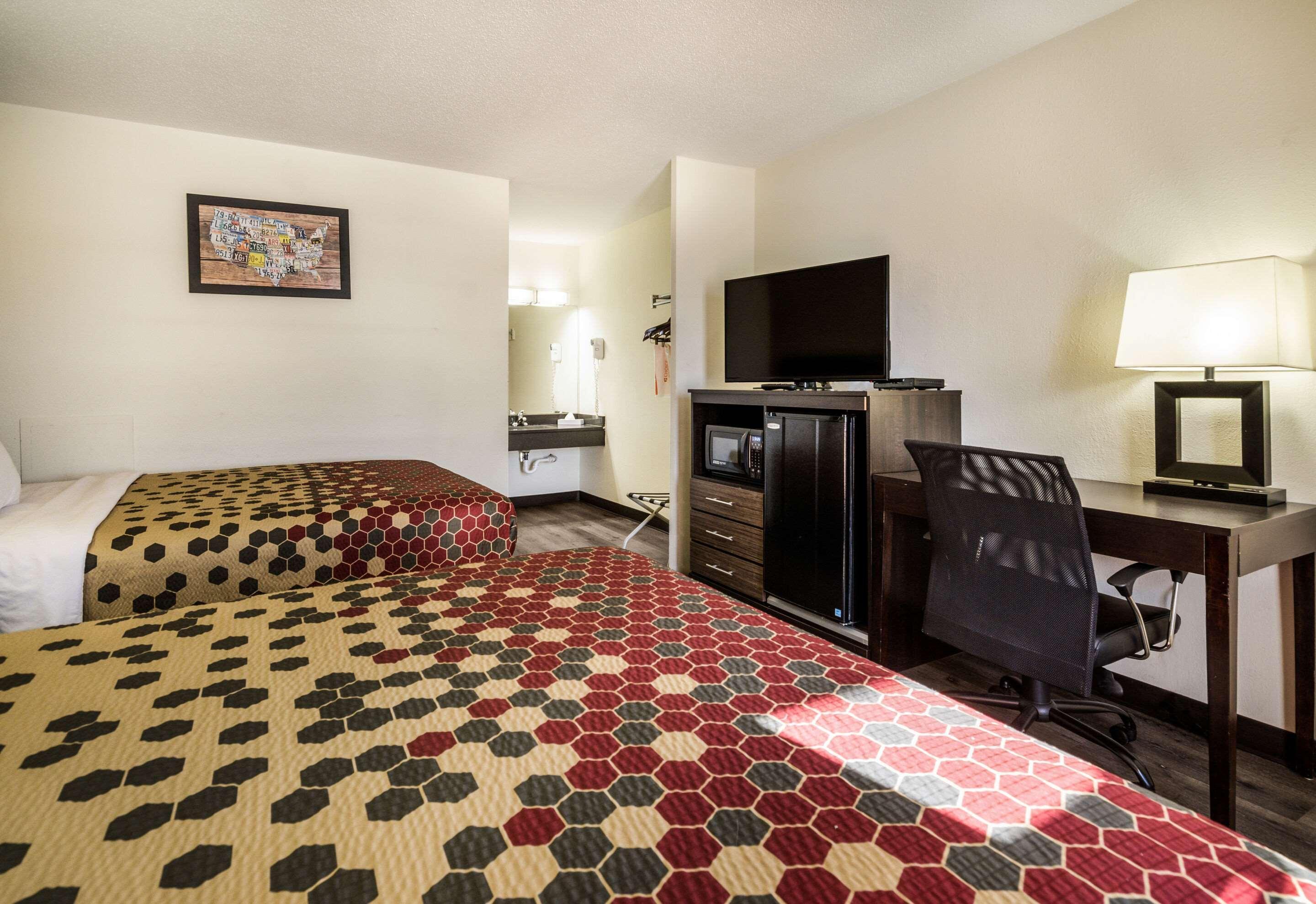 Econo Lodge Glade Springs I-81 Eksteriør bilde
