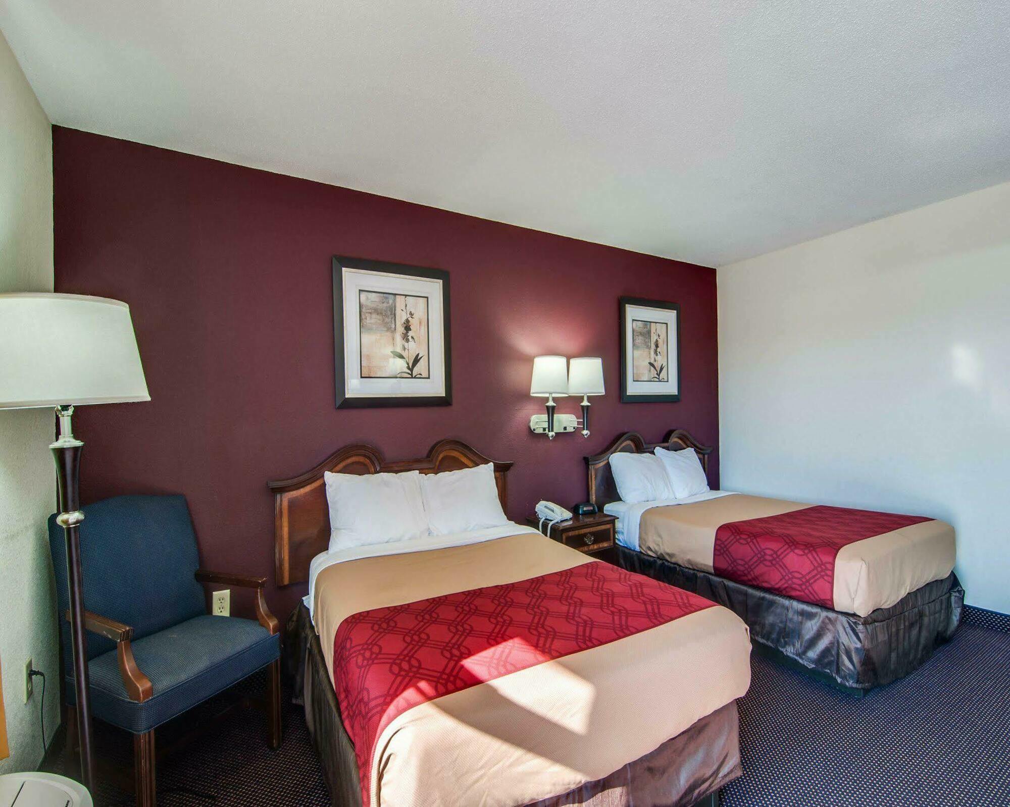 Econo Lodge Glade Springs I-81 Eksteriør bilde