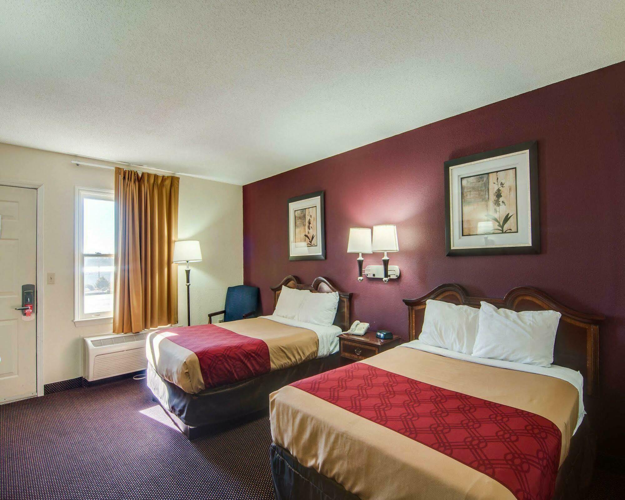 Econo Lodge Glade Springs I-81 Eksteriør bilde